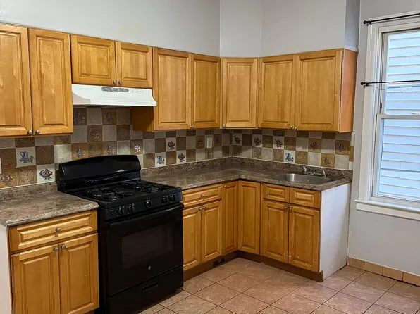 41 Aldine St #1, Newark, NJ 07112