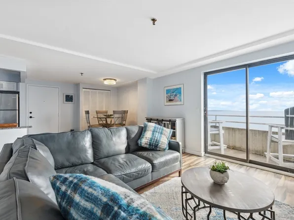 382 Ocean Ave APT 704, Revere, MA 02151