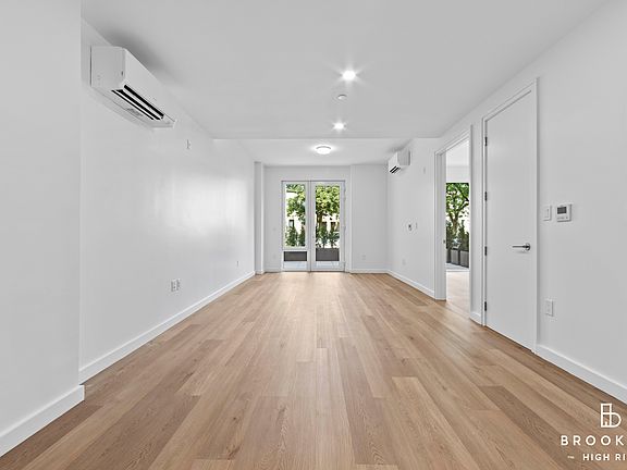 4th image of 50 E 10th St #108