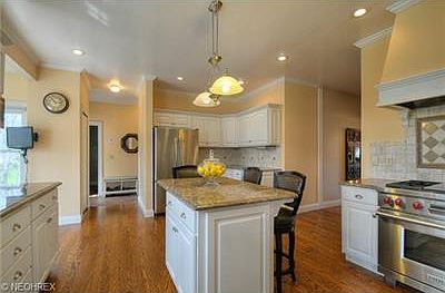 5th image of 614 Clinton Ln