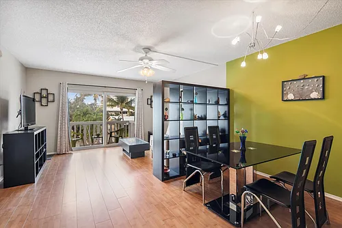 424 N Riverside Dr #204 Photo 1