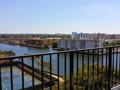 301 174th St APT 906, Sunny Isles Beach, FL, 33160