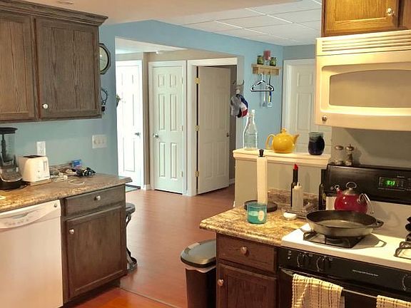 3rd image of 37 South St #2