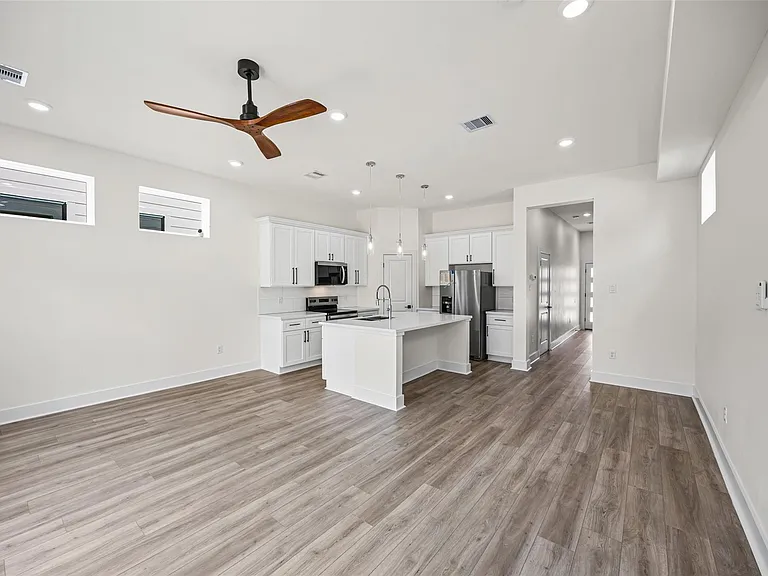 443 Hahlo St — Photo 10