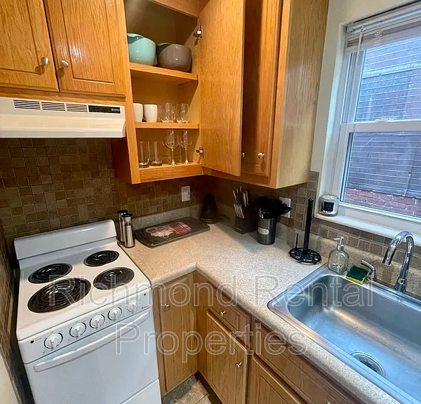 3 N Harvie St #4 — Photo 12