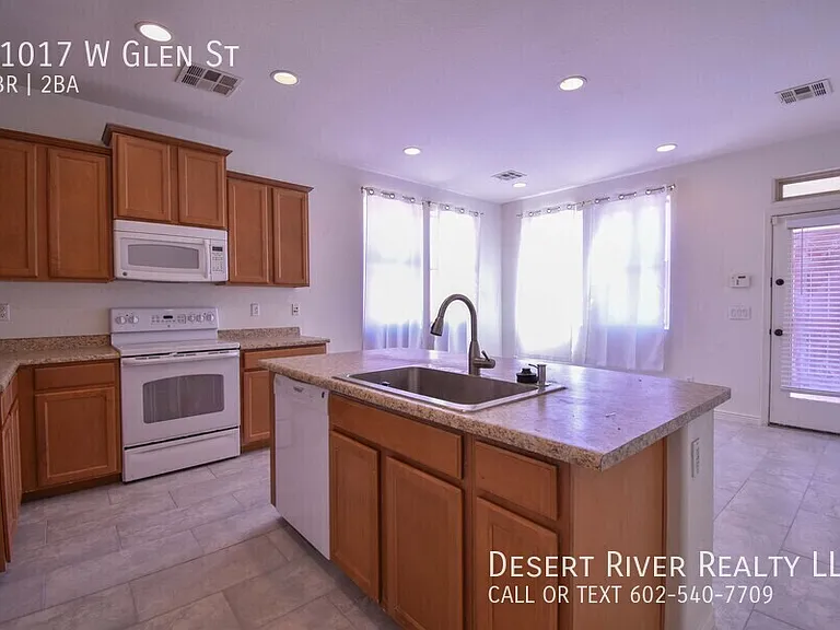21017 W Glen St — Photo 9
