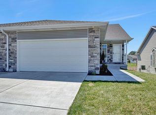 8285 Sutherland St, Lincoln, NE 68526