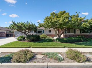 705 E Minarets Ave, Fresno, CA 93720