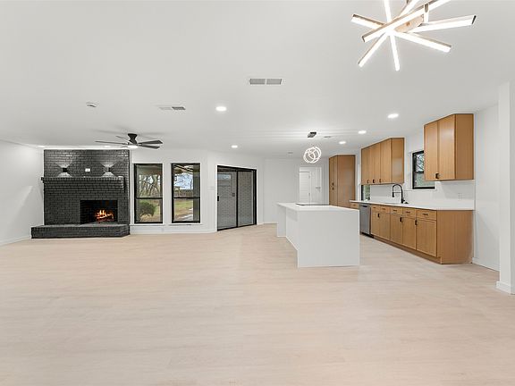 2nd image of 328 E Pleasant Run Rd