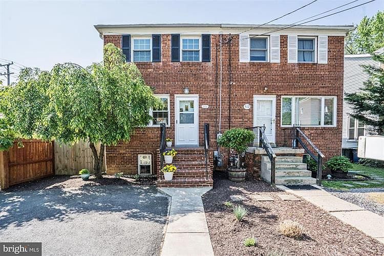 1st image of 517A E Howell Ave