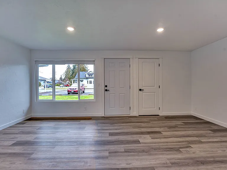 383 N Cedar St — Photo 6