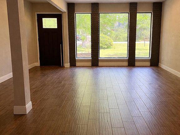 5th image of 19103 Whitewood Dr