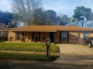 4913 Trailwood Dr, Pascagoula, MS 39581