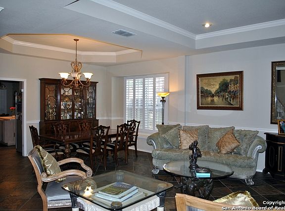 4th image of 8 Spring Lake Dr