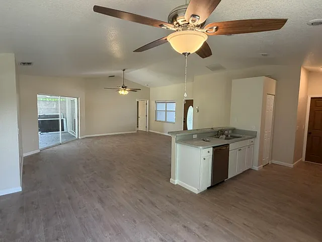 105 Sidney Ct — Photo 17