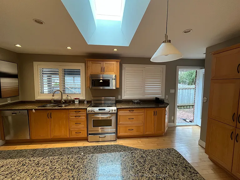 5 Southdale Dr — Photo 5