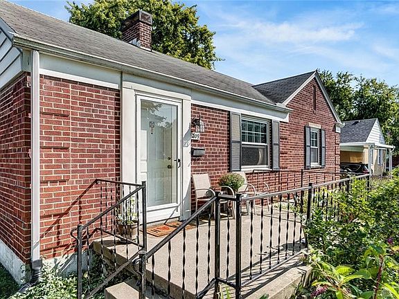 3rd image of 209 Earnshaw Dr