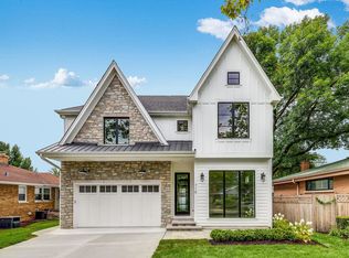 144 N Avon Rd, Elmhurst, IL 60126