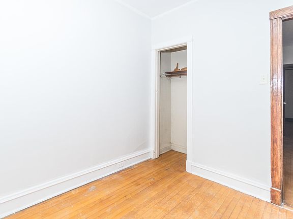 4th image of 1223 W Gunnison St #1