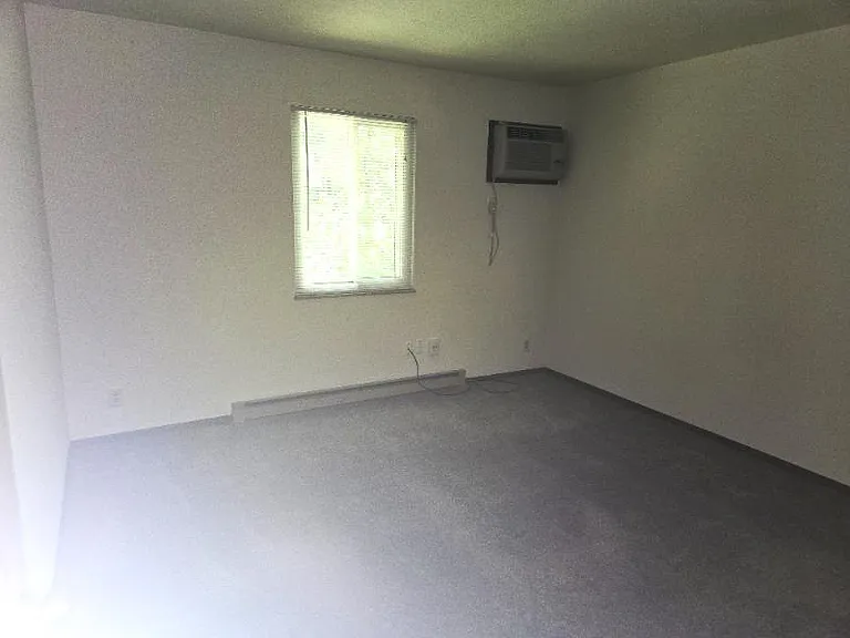 4030 Elmhurst Rd — Photo 10