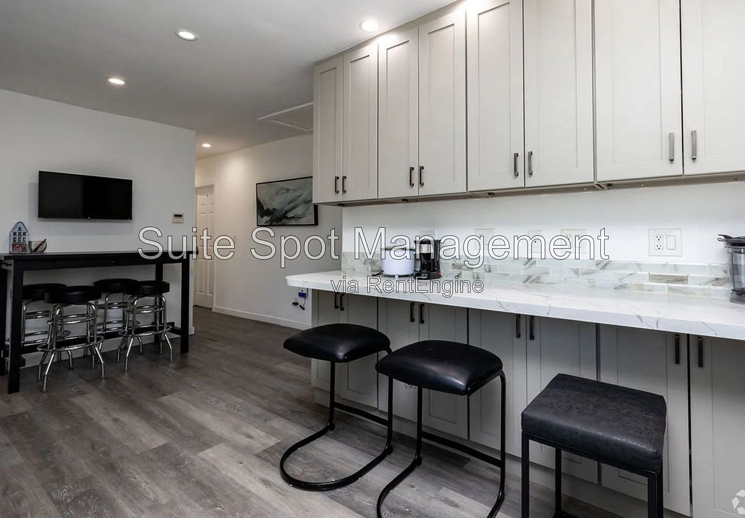 Studio, $1,800 — Photo 4