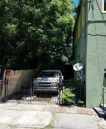 2nd image of 2311 N Villere St