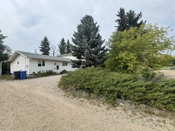 709 S 2nd Ave, Loon Lake, SK S0M 1L0