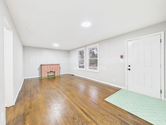 3rd image of 7560 Prospect Ave APT F