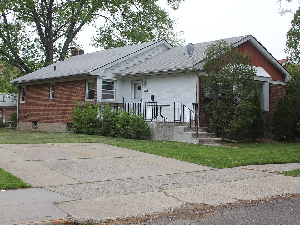1st image of 50-30 228 St