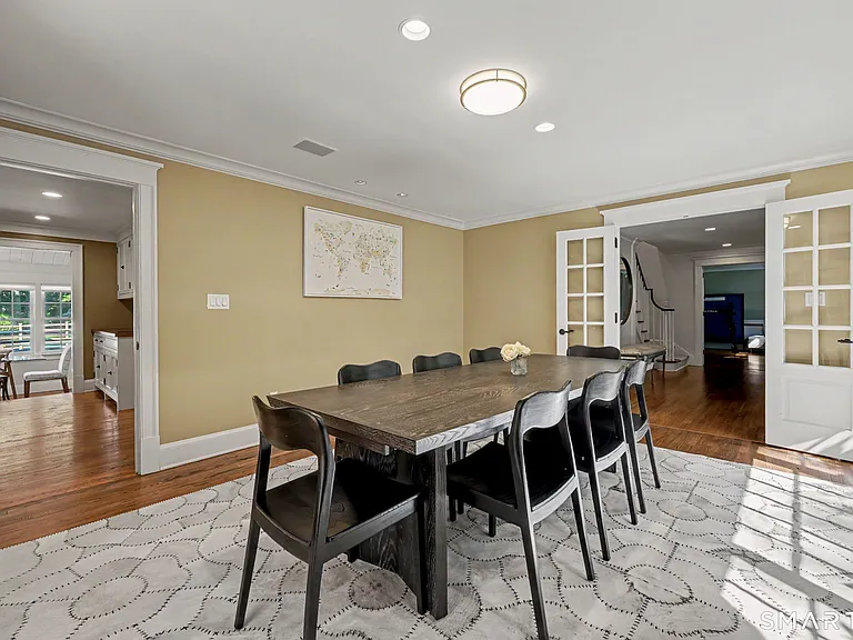 51 Squires Ln — Photo 17