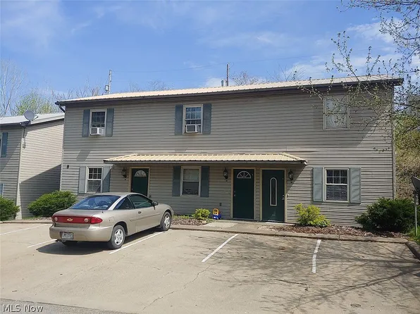 8 Sunrise Dr APT B, Cambridge, OH 43725