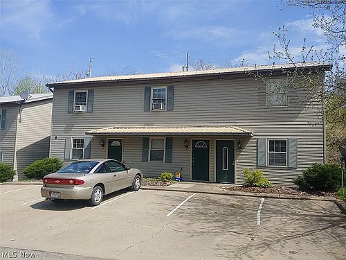 8 Sunrise Dr #B Photo 1