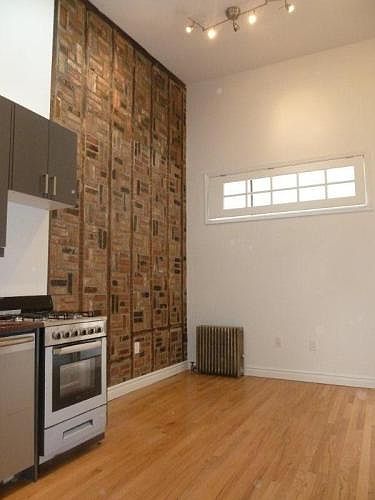 2nd image of 117 Wilson Ave APT 2L