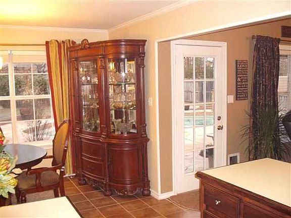 5th image of 2813 Woodland Oaks Dr