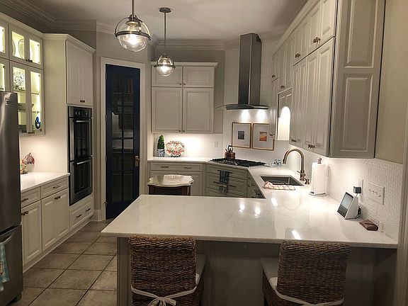 2nd image of 453 Beverly Garden Dr