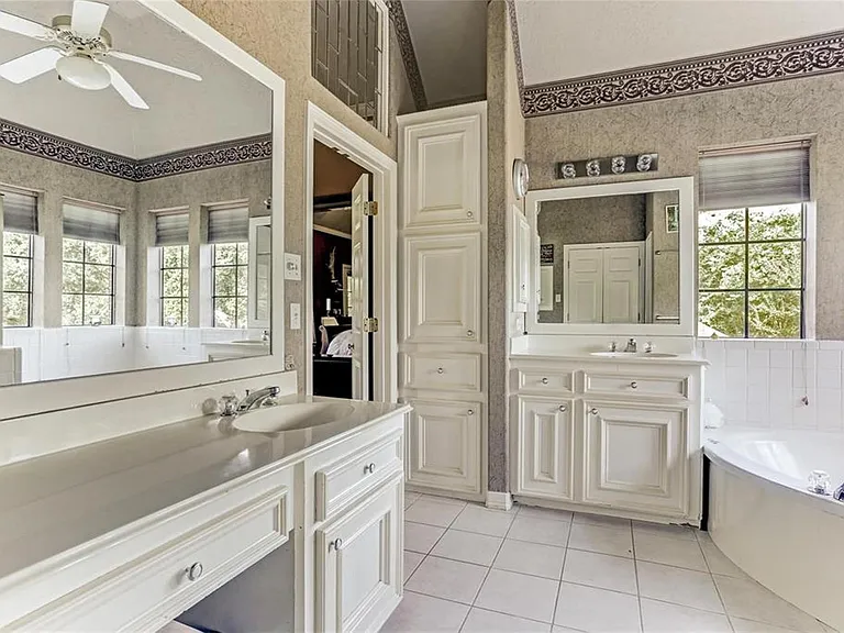 1706 Country Squire Dr — Photo 21