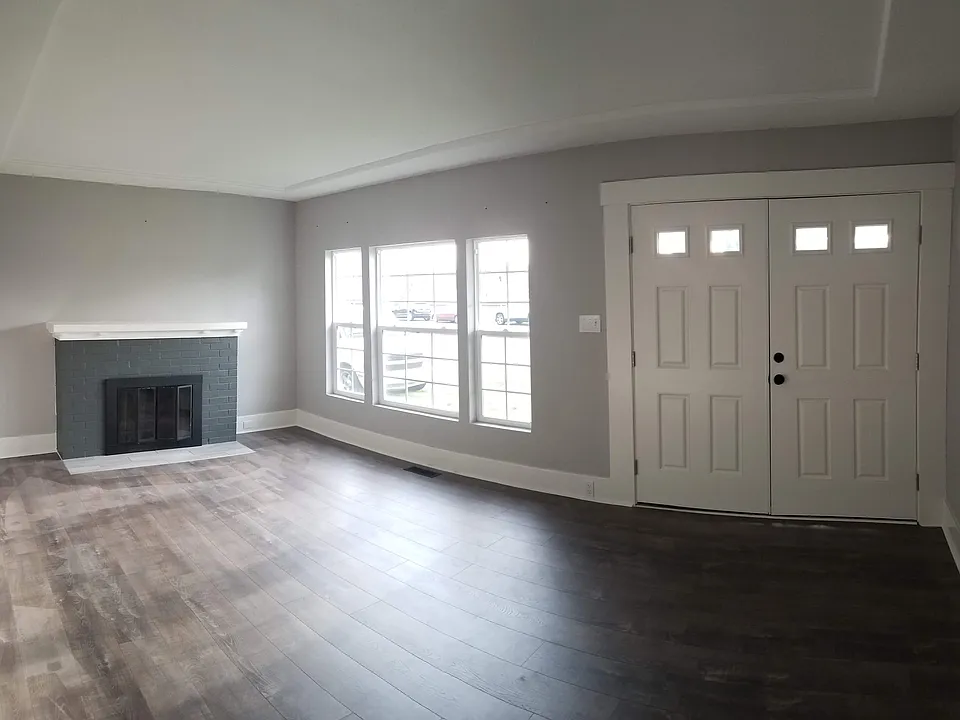 721 W Stewart