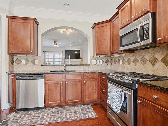3rd image of 4802 Seldon Way SE