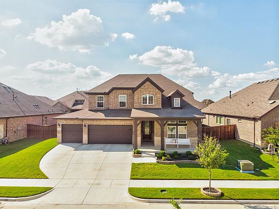 2nd image of 2805 Carrington Dr