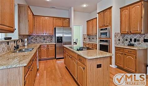 3rd image of 2113 Country Club Dr