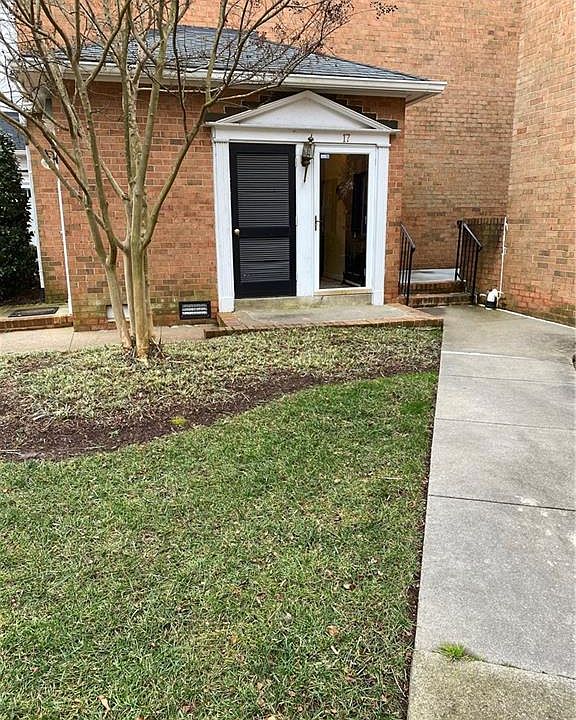 1st image of 17 Red Fox Ln #17