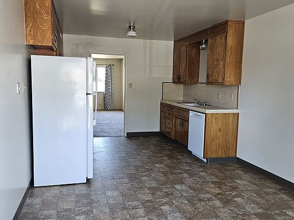 3rd image of 150 N 1st St #4