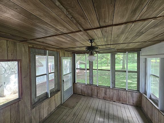 8th image of 511 McKnight St