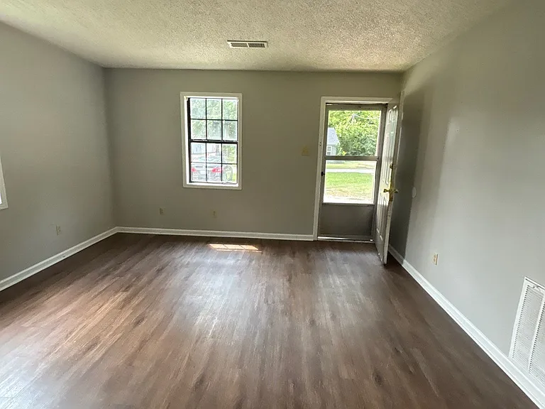 108 N Bond Ave #1 — Photo 6