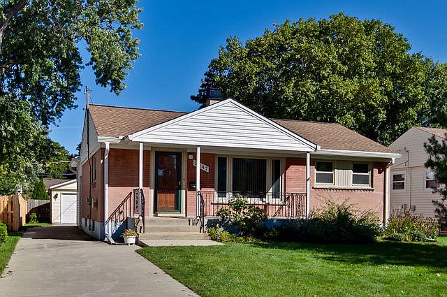 1st image of 2347 Magnolia Ave