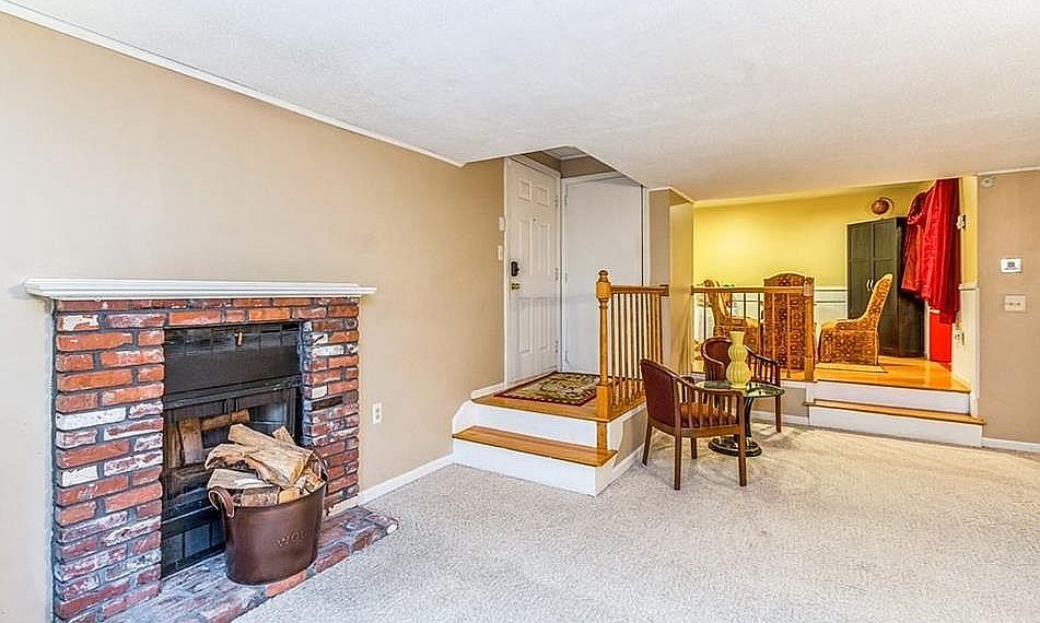 2nd image of 10 Erick Rd APT 21