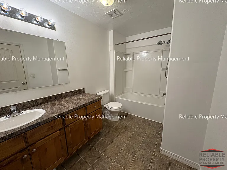 1430 Cambridge Dr #1 — Photo 6