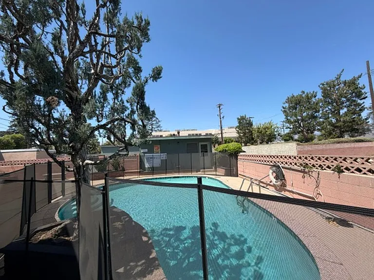 461 E Algrove St #3 — Photo 12