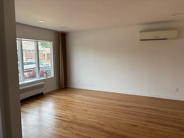 Vincent Dr — Photo 10