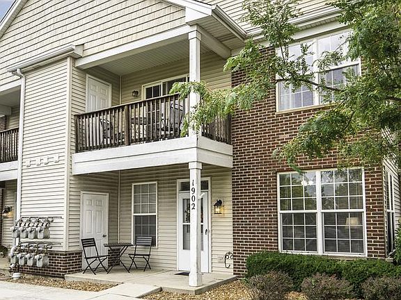 3rd image of 1902 Parkside Dr #1902